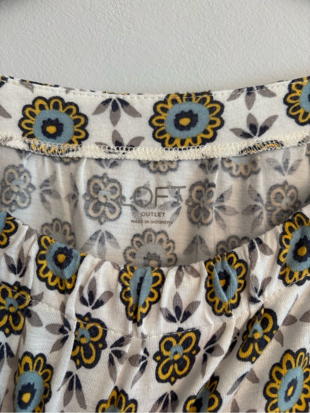 LOFT Sleeveless Top - Picture 4 of 8